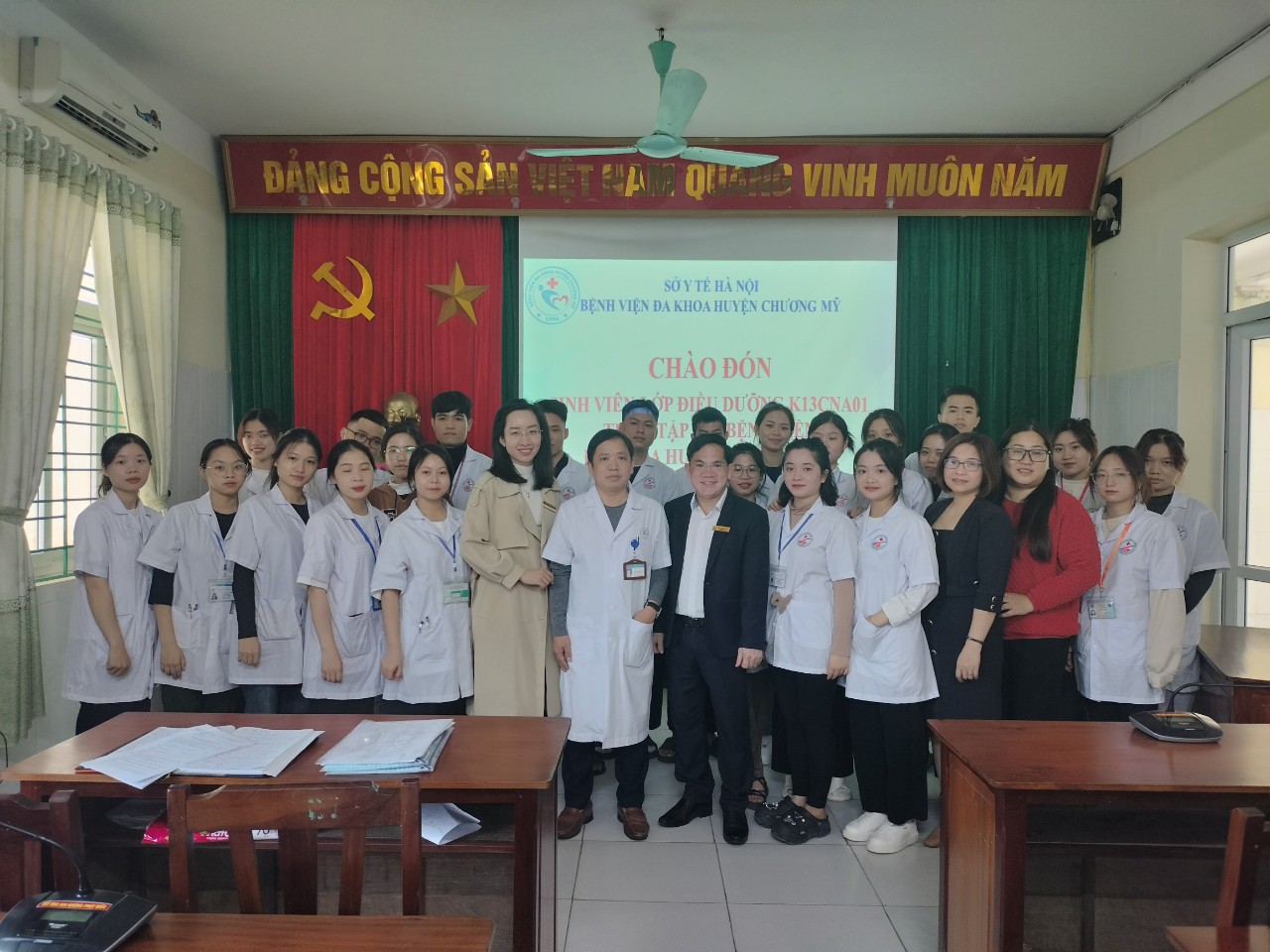 Khoa Điều dưỡng thực tập tốt nghiệp tại Bệnh viện Đa khoa huyện Chương Mỹ, TP Hà Nội.