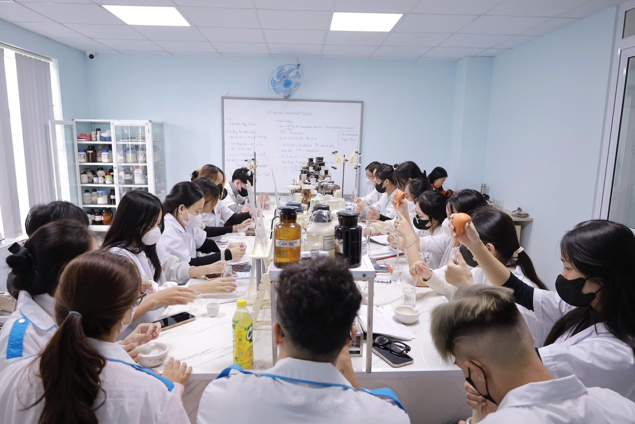 K15CD-A02 – Học thật, làm thật trong tiết Thực hành Kiểm nghiệm