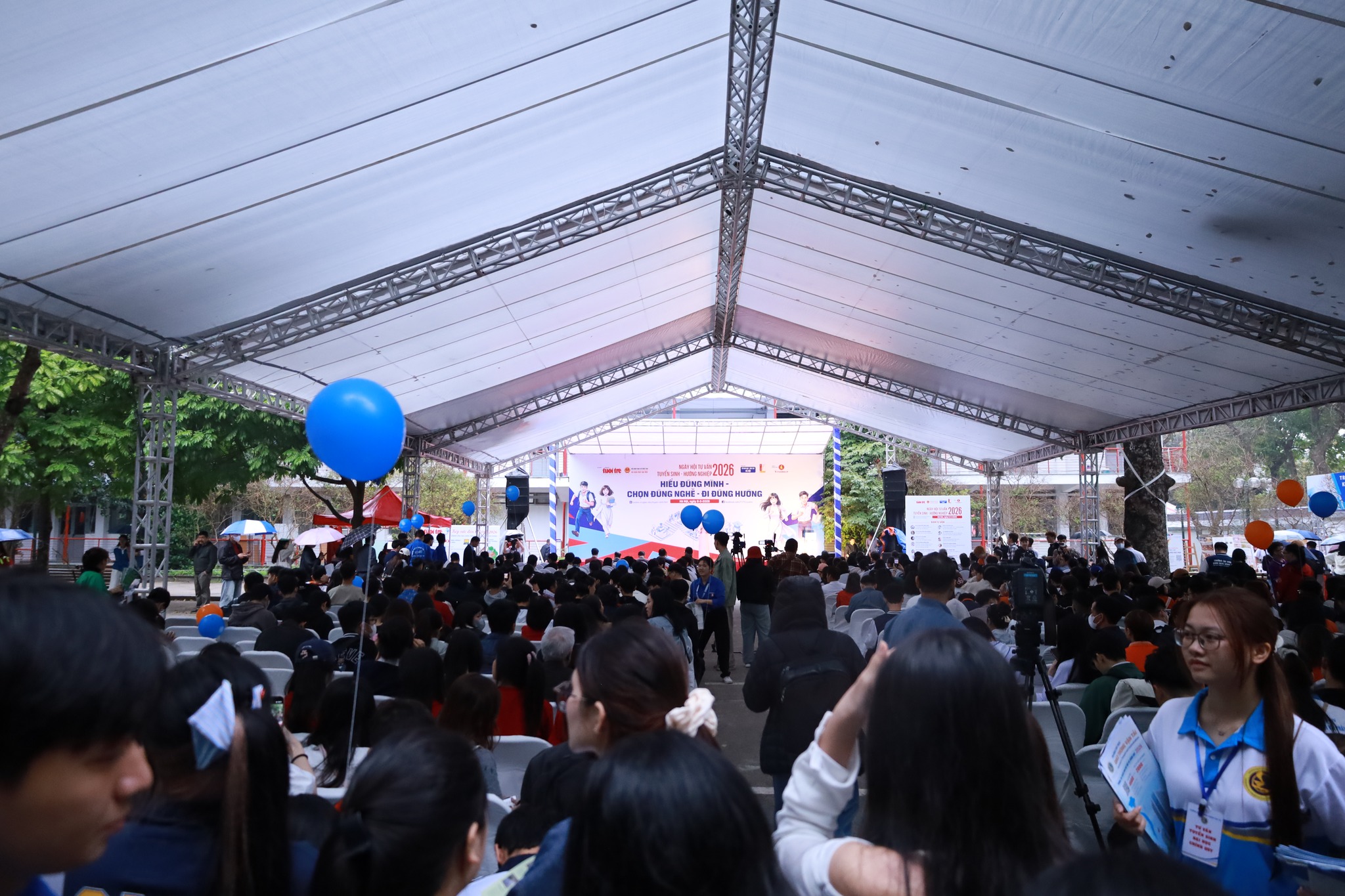 Sôi động Ngày hội tư vấn tuyển sinh – hướng nghiệp 2026