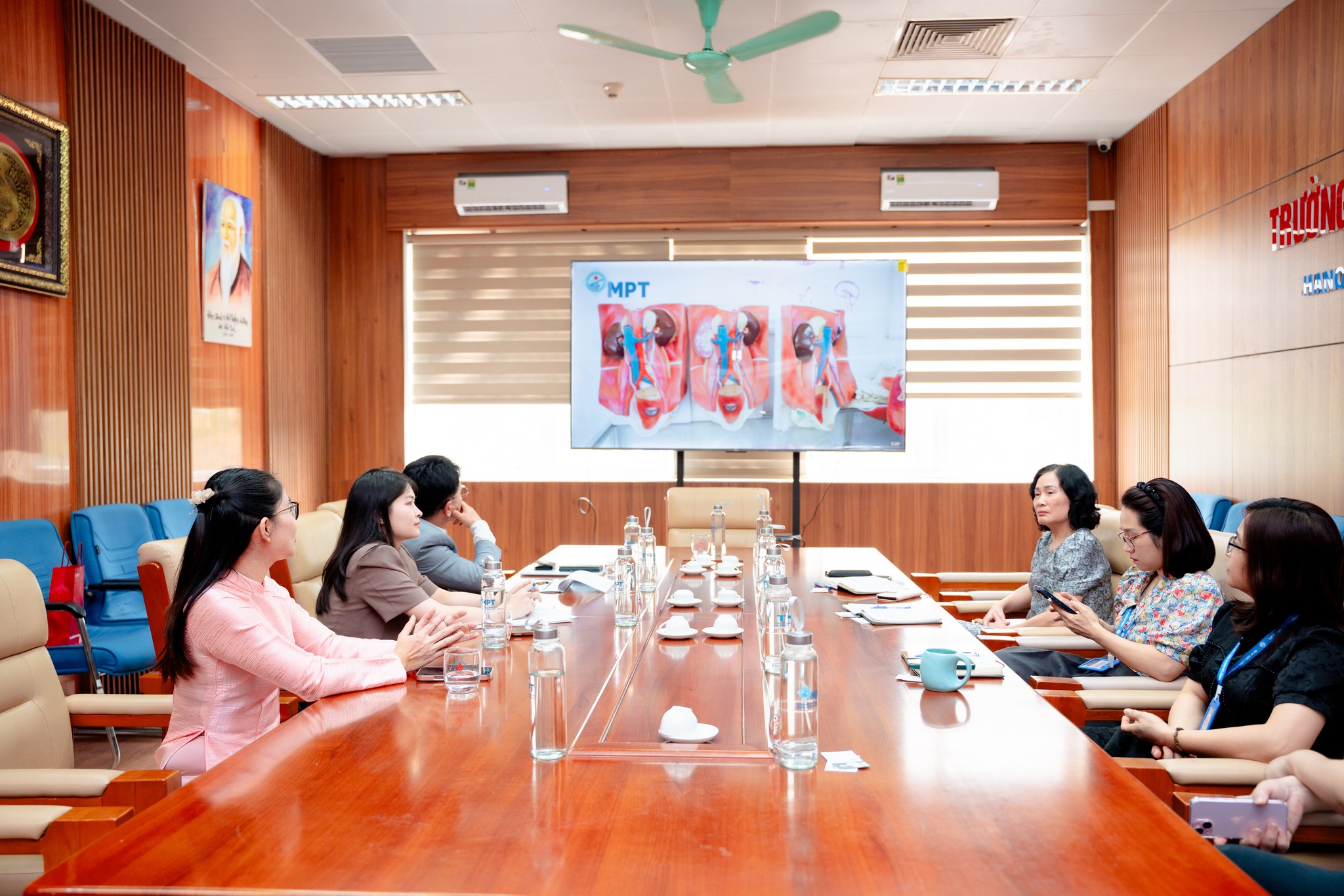 Đại học Inje (Hàn Quốc) đến thăm và làm việc tại trường Cao đẳng Kỹ thuật Y Dược Hà Nội 4 660726857 986368823906965 5767522589184972463 n